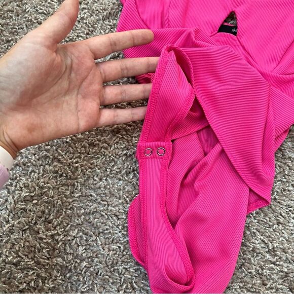 Forever 21 Ribbed Cutout Bodysuit - Picture 10 of 11
